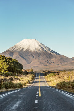 Road to Mount Ngauruhoe (Mt Doom), Tongariro, New Zealand
