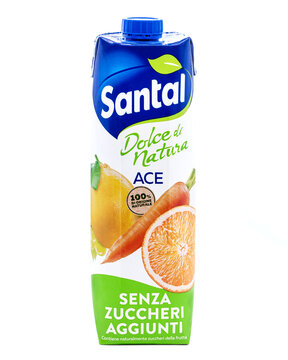Parmalat Santal Dolce Di Natura,pack of orange,carrot and lemon fruit juice with no added sugar,Italian product isolated on white background
