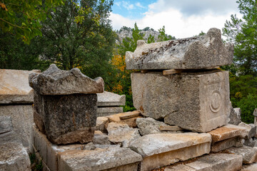 Termessos (Greek &Tau;&epsilon;&rho;&mu;&eta;&sigma;&sigma;ό&sigmaf; Termēss&oacute;s), also known as Termessos Major (&Tau;&epsilon;&rho;&mu;&eta;&sigma;&sigma;ό&sigmaf; ἡ &mu;&epsilon;ί&zeta;&omega;&nu;), was a Pisidian city built at an altitude of about 1000 metres at the south-west side of Solymos Mountain