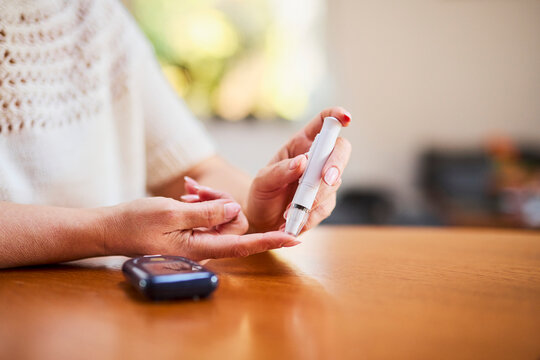 Blood sugar test with medical instrument for diabetes control