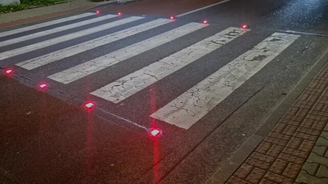 flashing pedestrian crosswalk systems. Lane lights alert driver without adding roadside clutter and are very effective in applications such as mid-block crosswalks, roundabouts, and school zone