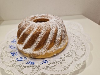 Gugelhupf mit Zucker