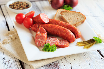  Knackwürste aus dem Rauch