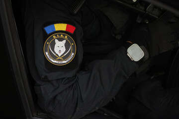 Obraz premium Romanian Police Special Forces (SIAS) officers during a mission.