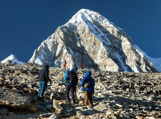 Mount Kala Patthar with group of tourists Pumori Pumo Ri