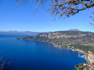 Naklejka premium Ausblick von La Rocca Richtung Garda