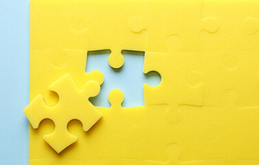 Obraz premium Yellow puzzle pieces. Teamwork, business concept