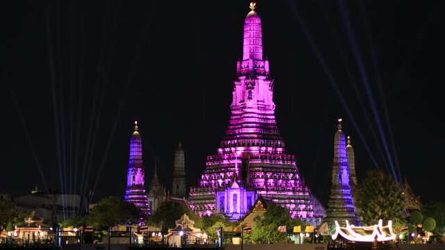 Chao Phraya River Sunset Video Background, see the colorful lights from the spotlights at the 2025 Chao Phraya River Festival, see the beautiful Wat Arun, a world-class tourist attraction.