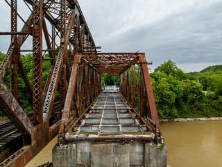 Fototapeta premium Abandoned Roadway Truss Bridge over the Kentucky River - Frankfort, Kentucky