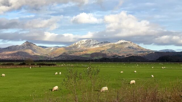 Cnicht, Moelwyn Mawr and Moelwyn Bach Peaks of Eryri Snowdonia Mountain, Porthmadog, Gwynedd, Wales, United Kingdom