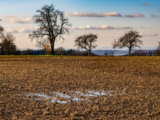 Nasser Ackerboden nach vielem Regen
