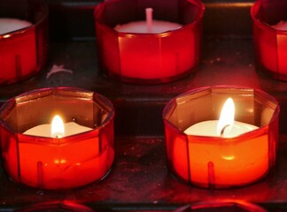 Kerzen in der Kathedrale