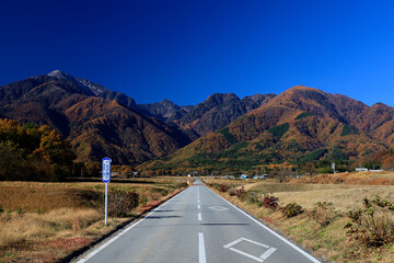 紅葉に染まる南アルプスへ