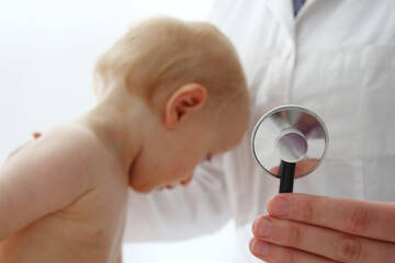 Doctor and Infant Interaction During Child Health Evaluation