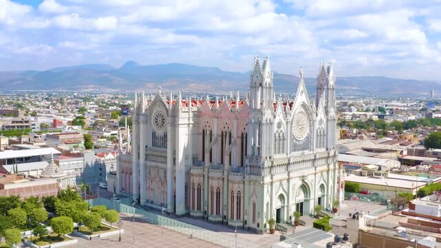 Templo Expiatorio del Sagrado Coraz&oacute;n de Jes&uacute;s Aerial Drone Video