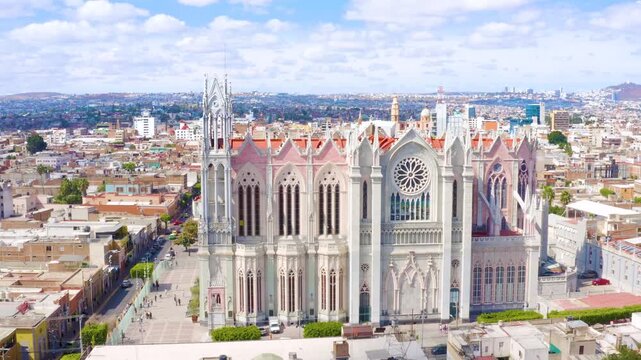Drone Footage of Le&oacute;n&rsquo;s Templo Expiatorio Landmark