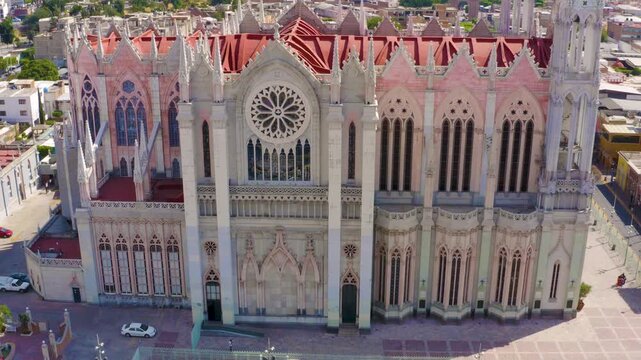 Close up Drone Aerial of Templo Expiatorio del Sagrado Coraz&oacute;n de Jes&uacute;s in Le&oacute;n