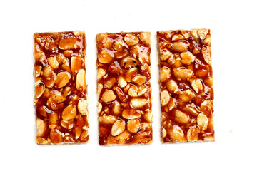 Peanut bars with sweet caramel