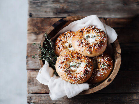 everything bagels with cream cheese and thyme