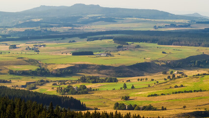 Fototapeta premium Plateaux de la Haute-Loire, vus depuis le Mont Mézenc