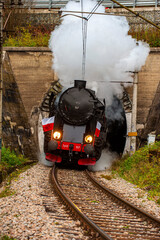 Parow&oacute;z, pociąg retro, Dolina Popradu, jesień.