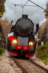 Parow&oacute;z, pociąg retro, Dolina Popradu, jesień.