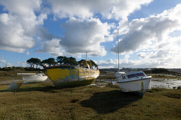 épave de bateau en bord de mer - Bretagne