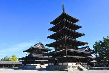Fototapeta premium 世界文化遺産法隆寺 国宝五重塔と金堂
