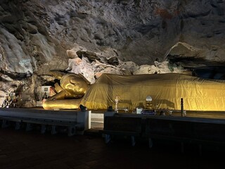 buddha in the cave