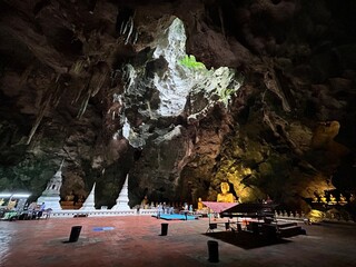 buddha in the cave