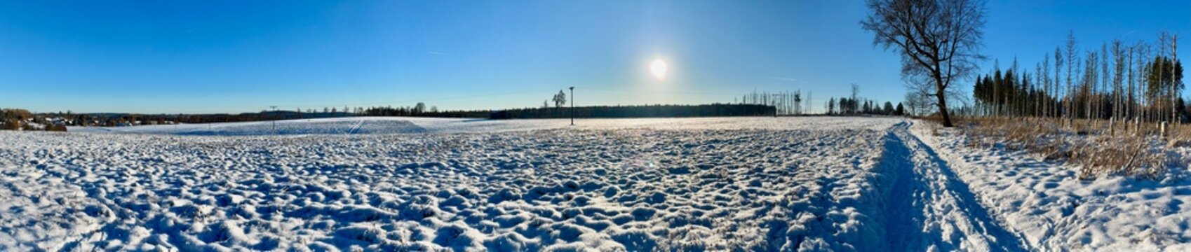 Eine Wanderung um Sophienhof (Harztor) vorbei am Dorfteich und dem S&ouml;ddelbach mit ausblicken zumBrocken und dem Carlshausturm