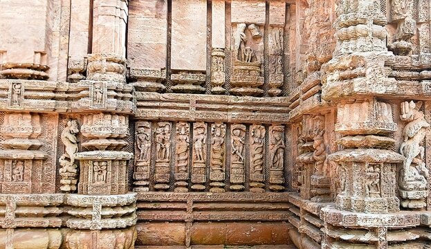 Intricate Stone Carvings at Konark Sun Temple, Odisha &ndash; Ancient Indian Architectural Detail