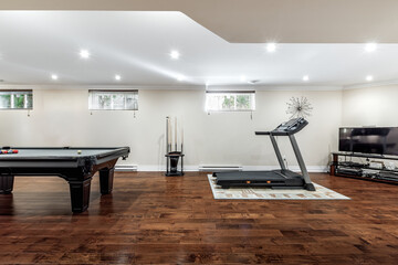 Exterior and interior of a modern Canad house with backyard, driveway, and complete living spaces. Includes living room, kitchen, bedrooms, bathrooms, hallways and basement