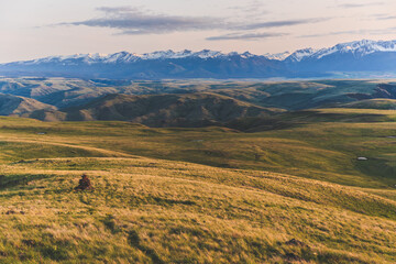 Obraz premium Trail Leading To Beautiful Cairn