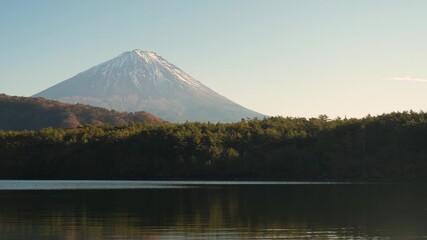 西湖から望む富士山 ― 静寂の湖面に映る日本の象徴