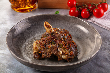 Baked lamb leg with spices