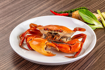 Gourmet Steamed orange wild crab