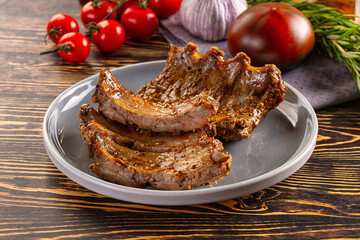 Grilled marinated pork spare ribs