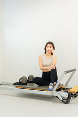 Fototapeta premium ピラティス女子 日本人女性がポーズ