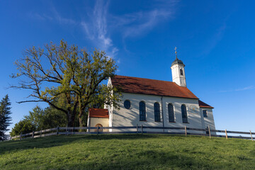 Fototapeta premium Kreuzbergkirche bei Steingaden