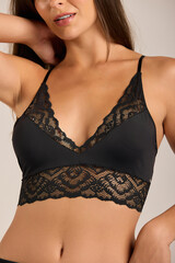 Fashion Lingerie Panties Bra White Nude Black Red Colored Clothes Shorts Pants Legs Detail Inspiration Outfit Look Style Studio Lookbook Still Product Bedroom Scenario