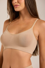 Fashion Lingerie Panties Bra White Nude Black Red Colored Clothes Shorts Pants Legs Detail Inspiration Outfit Look Style Studio Lookbook Still Product Bedroom Scenario