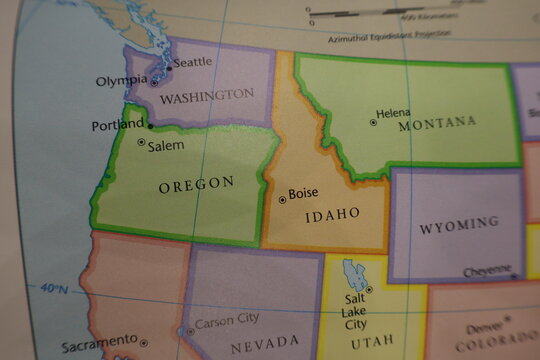 Pacific Northwest USA Political Map: Washington, Oregon, Idaho and Montana Borders. Geography of Cascadia Region and Canadian Frontier on Educational Atlas