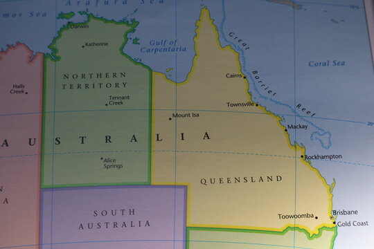 Detailed political map closeup of Northern Australia and the East Coast, highlighting Queensland, the Northern Territory, and the Great Barrier Reef. This region is key for environmental, tourism