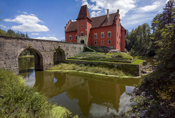 Naklejka premium Cervena Lhota Castle On the rock above the castle pond