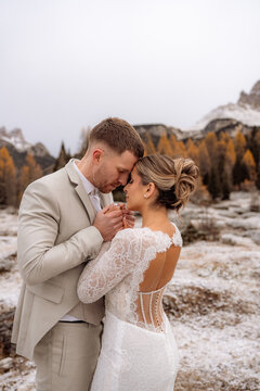 Hochzeitsshooting am Drei Zinnen &ndash; Brautpaar, Schleier & Details in den Dolomiten