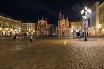 Fototapeta premium Immagini notturne del centro cittadino del capoluogo piemontese