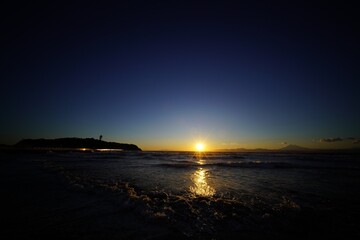 富士山と江ノ島の夕景