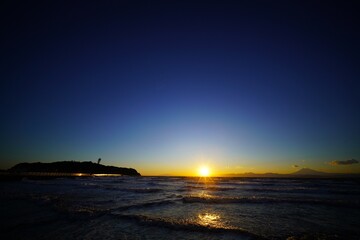 富士山と江ノ島の夕景