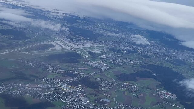 Blick aus Flugzeugfenster